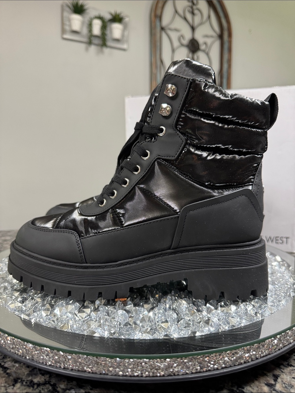 Nine West Pilar Black Quilted Puffer Combat Boots Lug Sole Platform Ankle Bootie